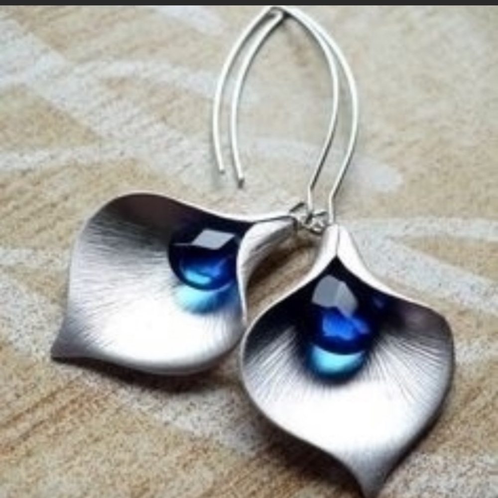 Silver Calla Lily Earrings